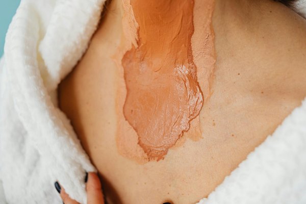 What Are the Safest Methods for Bleaching Denim Jeans at Home in the UK?